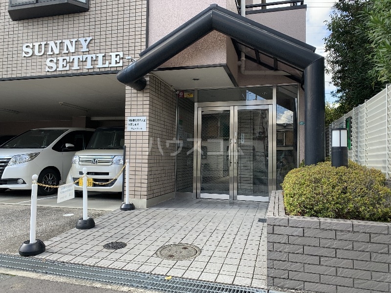 18/28 エントランス