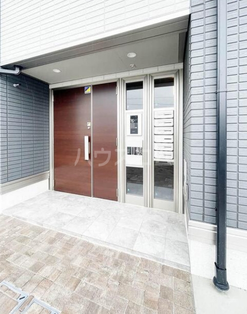 14/22 エントランス