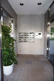 21/30 エントランス