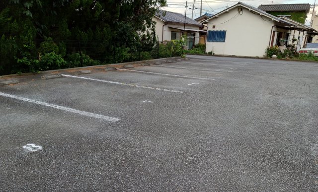 2/5 駐車場