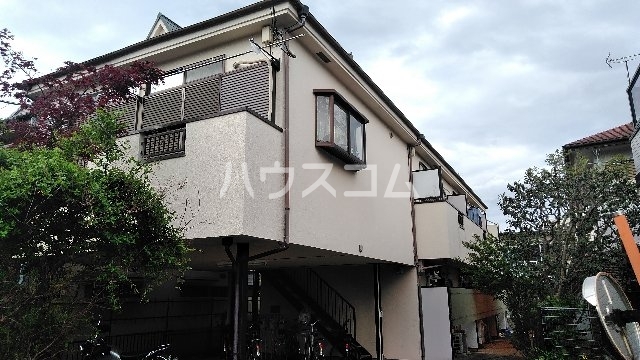 16/23 エントランス