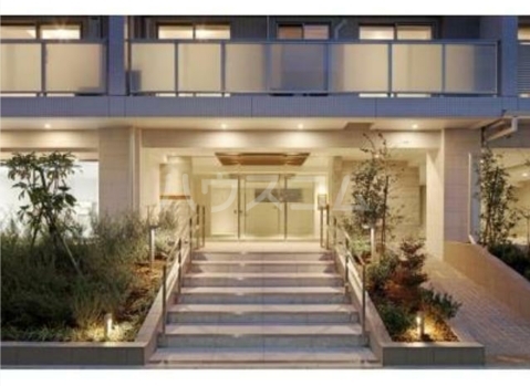 13/14 エントランス