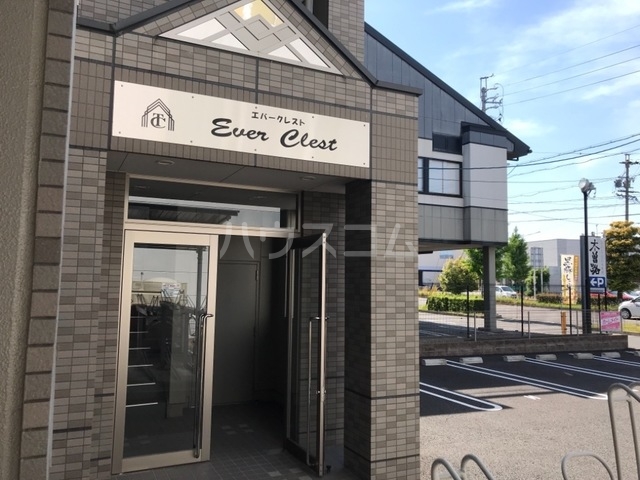 2/4 エントランス