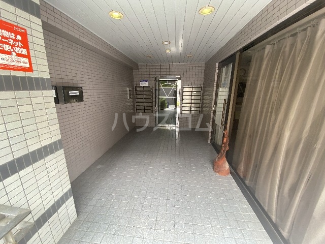 22/30 エントランス