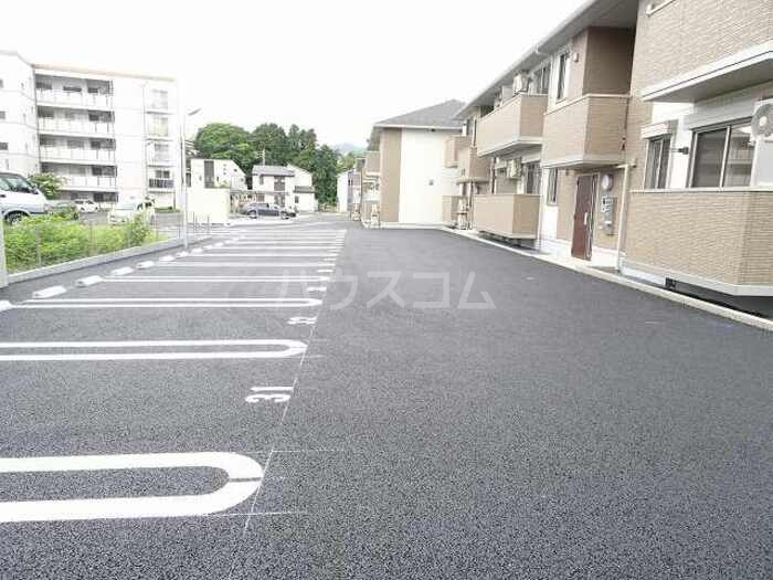 2/6 駐車場