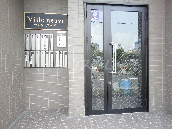 23/30 エントランス