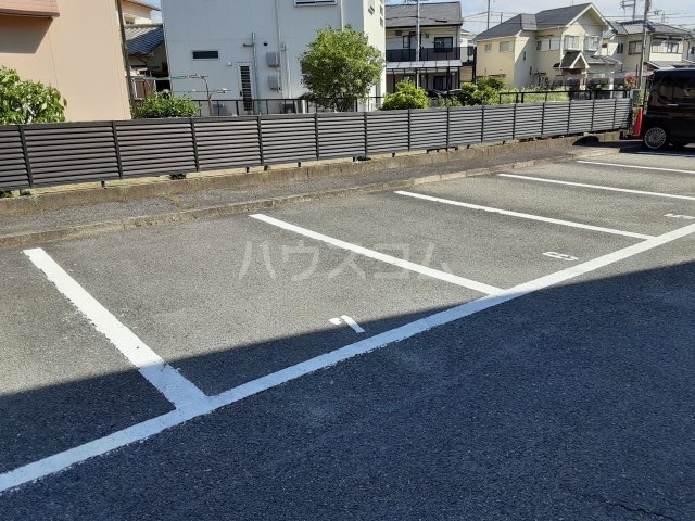 2/4 駐車場