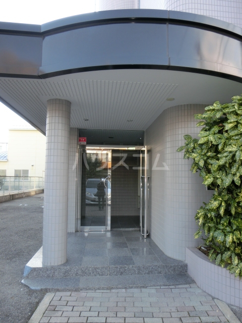 17/23 エントランス