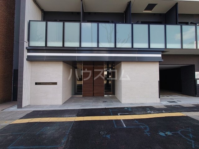 18/28 エントランス