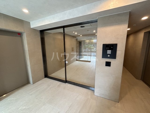 25/30 エントランス