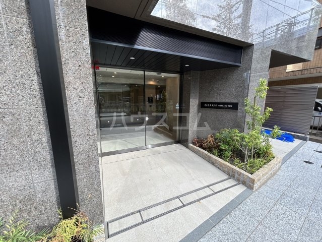 24/30 エントランス