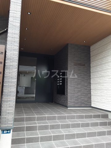 17/17 エントランス