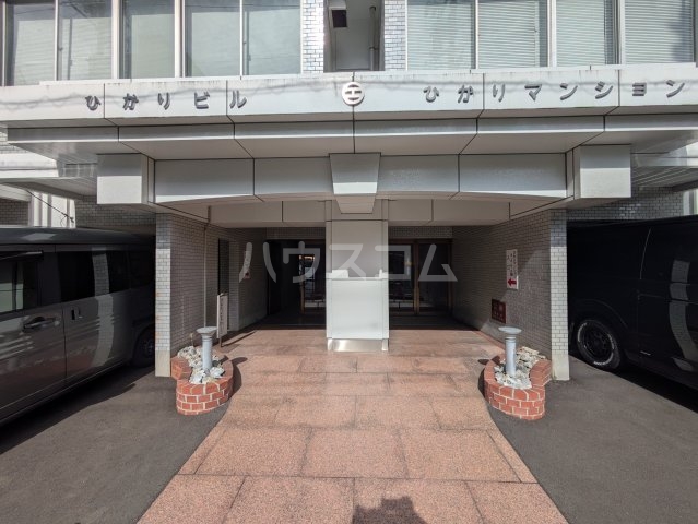 21/30 エントランス