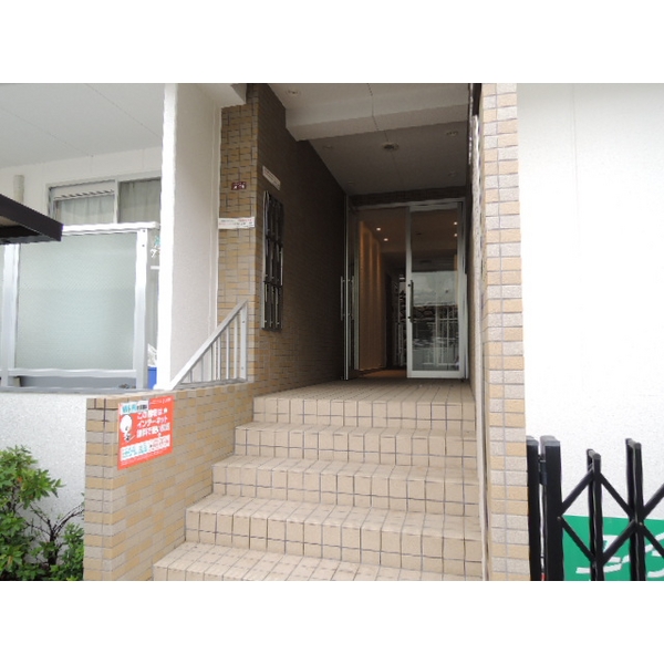 14/23 エントランス