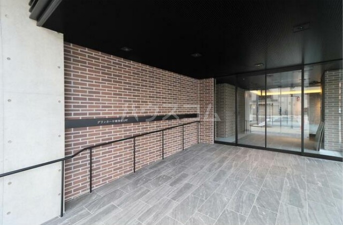 16/26 エントランス