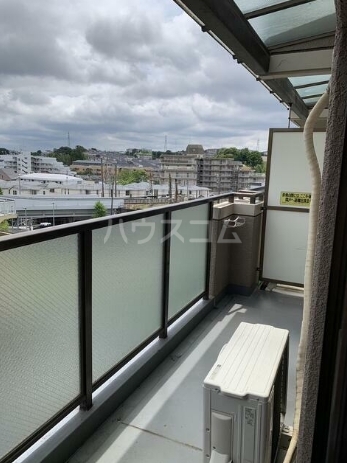 25/29 エントランス