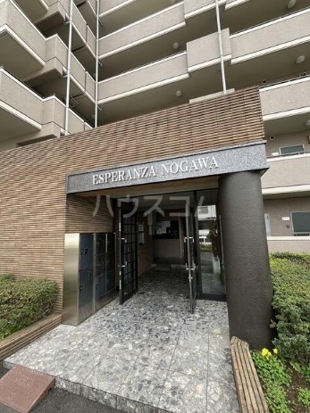 26/29 エントランス