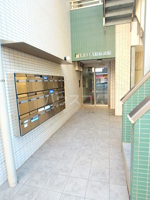 24/30 エントランス