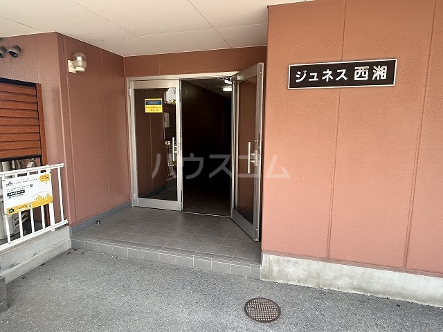 23/29 エントランス