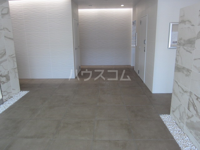 25/30 エントランス