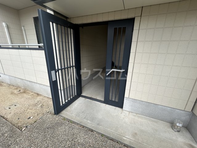 2/4 エントランス