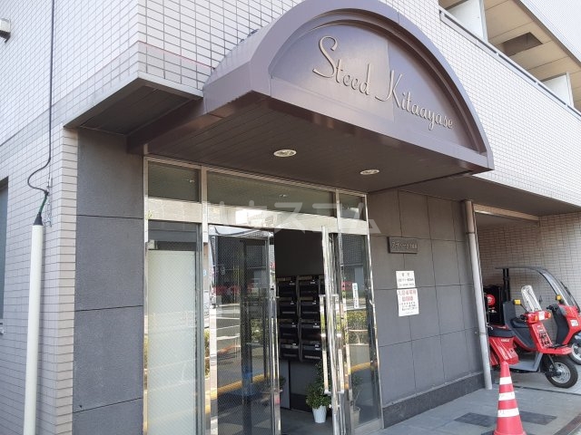 22/27 エントランス