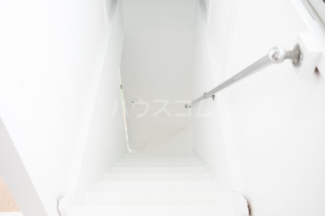 26/30 エントランス