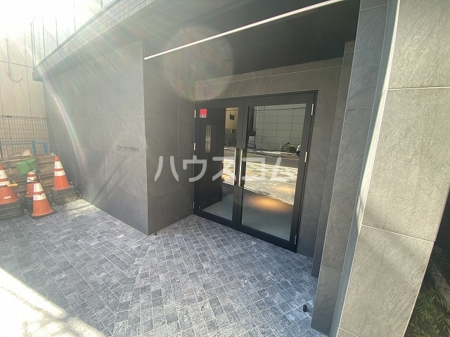 23/23 エントランス