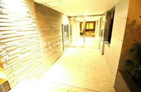 15/23 エントランス