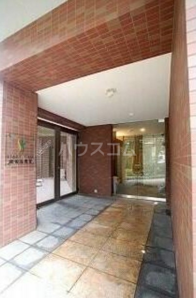 24/30 エントランス