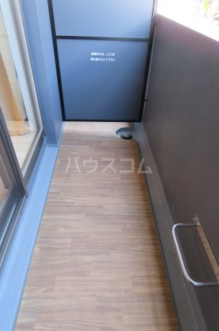 13/18 バルコニー