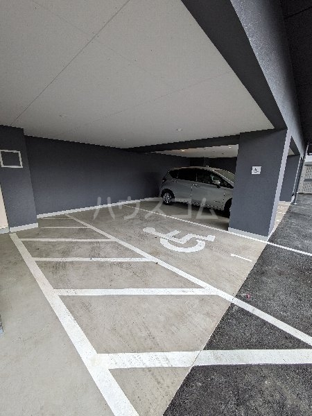 22/30 駐車場