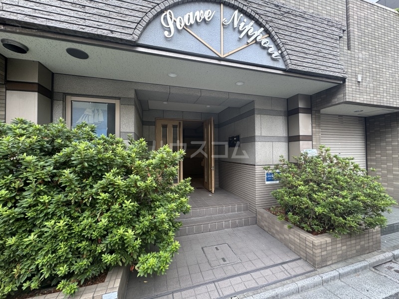 23/28 エントランス