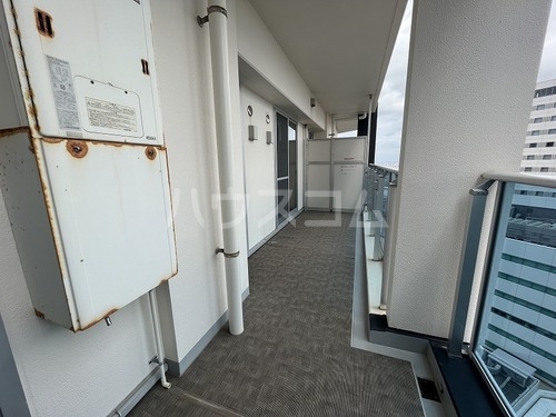 13/19 バルコニー