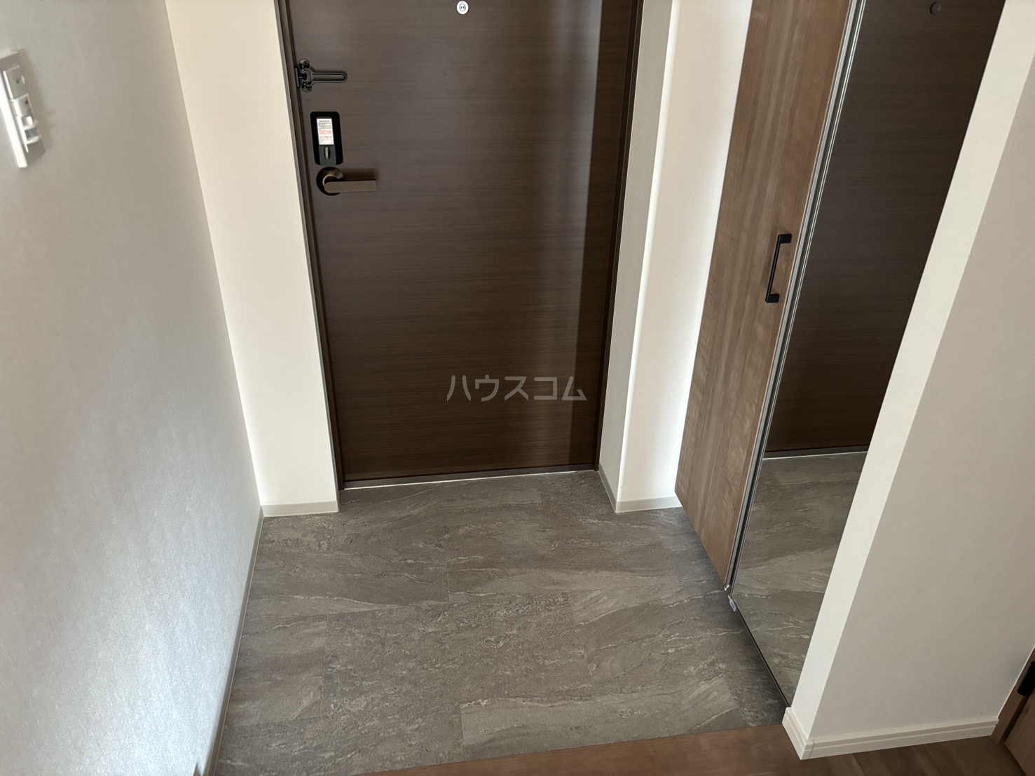 13/30 玄関