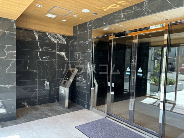 24/29 エントランス