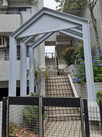 18/26 エントランス