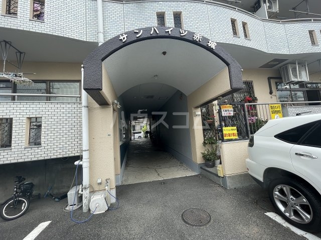 28/30 エントランス