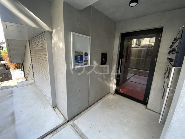 21/28 エントランス