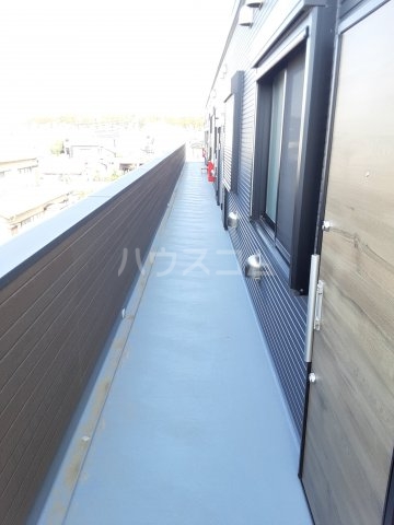 19/23 エントランス