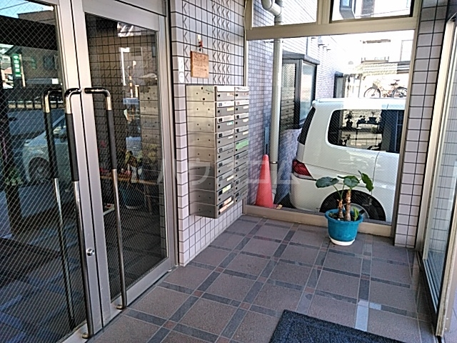 21/28 エントランス