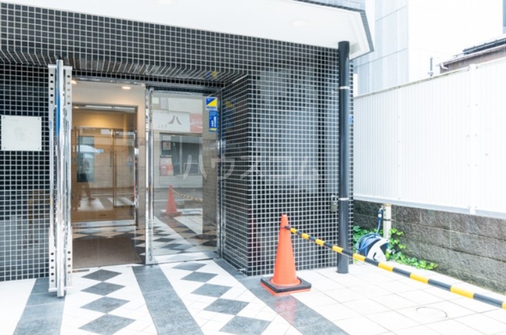 17/25 エントランス