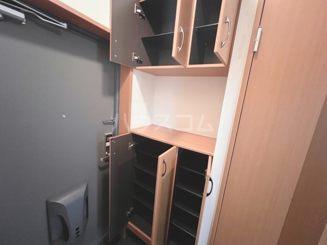 22/24 エントランス