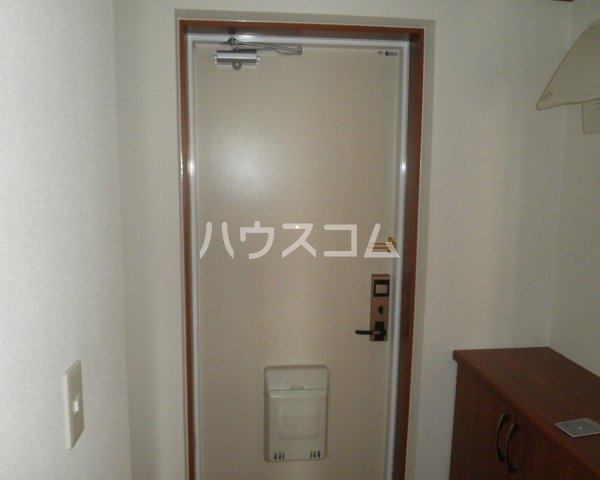 24/30 エントランス