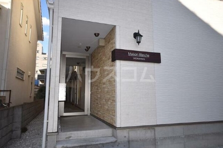 13/13 エントランス