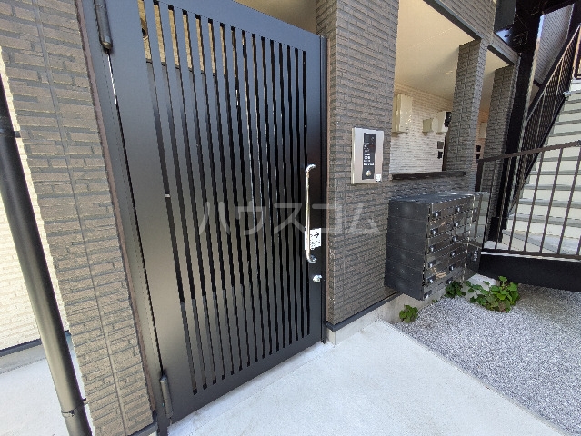 20/29 エントランス