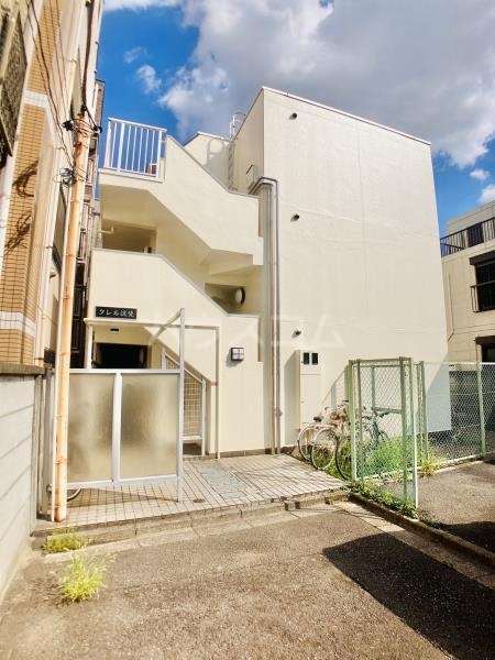 21/30 エントランス