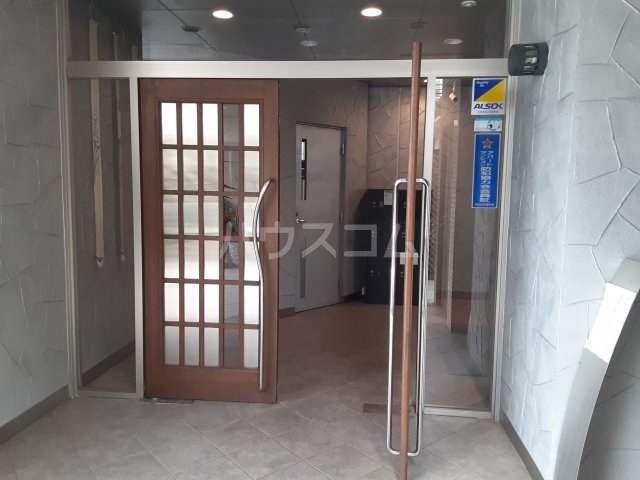 2/3 エントランス