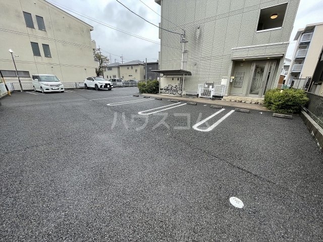 25/30 駐車場