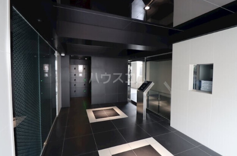 13/23 エントランス